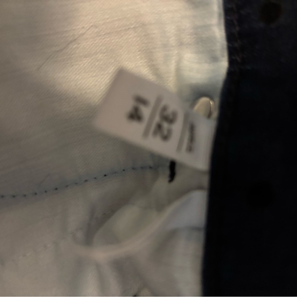 It was an excellent condiction and the color is navy. - Picture 2 of 4